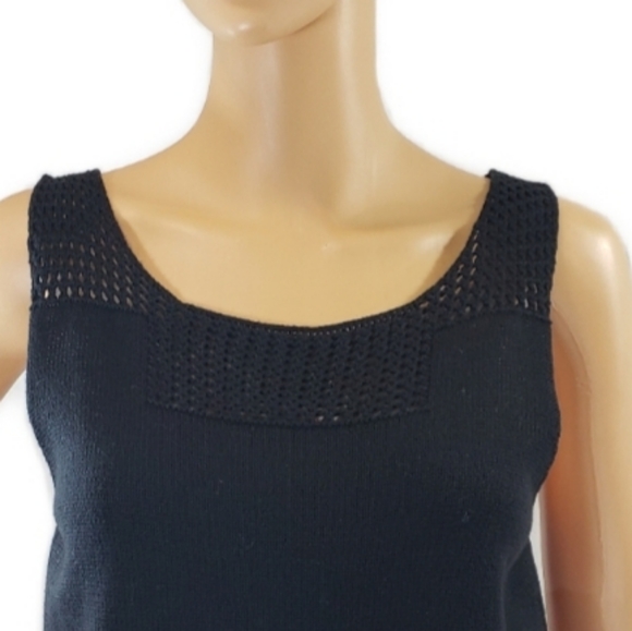 Chelsea and Theodore knit Sleeveless Sweater - Picture 4 of 5